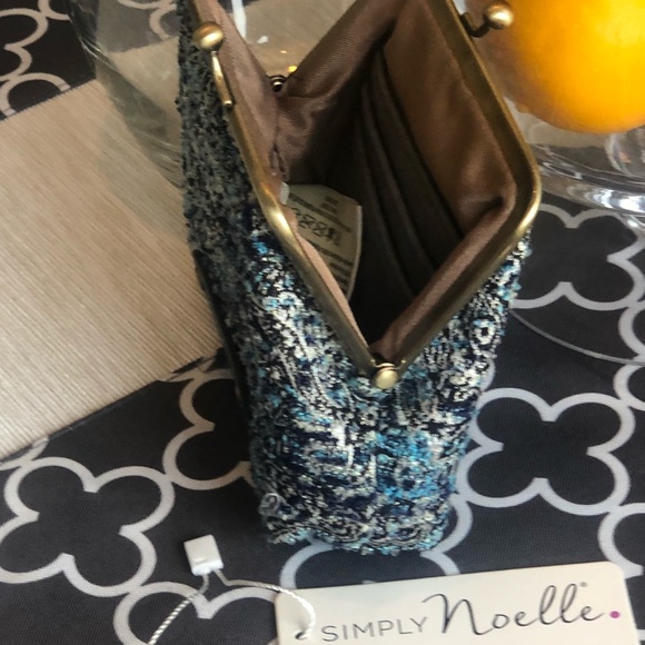 Large coin purse or cosmetic bag! NWT - Picture 4 of 6